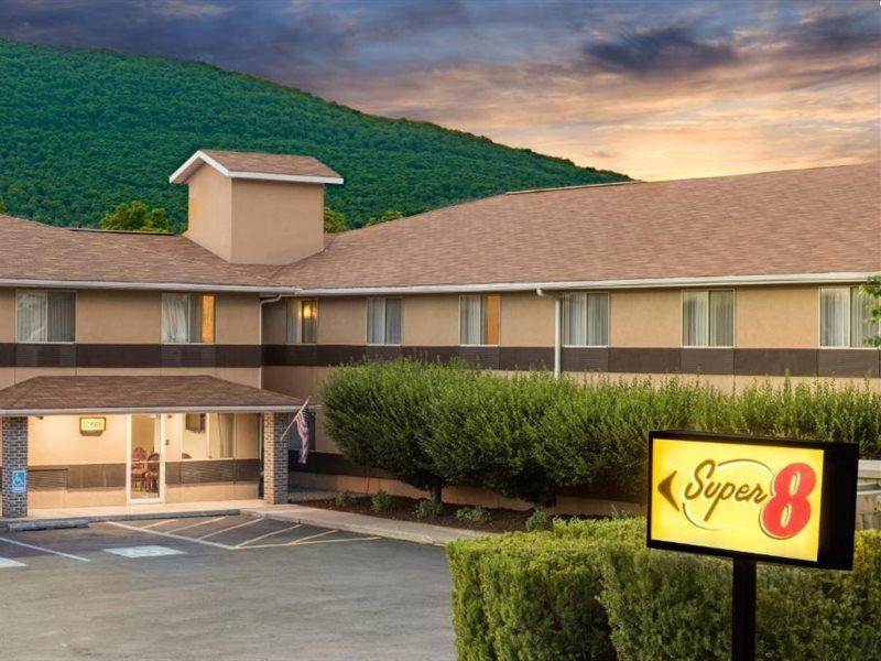 Hotel Super 8 By Wyndham Burnham/Lewistown Exterior foto